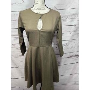 Everly ‎ Green Dress Keyhole Neck 3/4 Sleeves Fit And Flare Medium